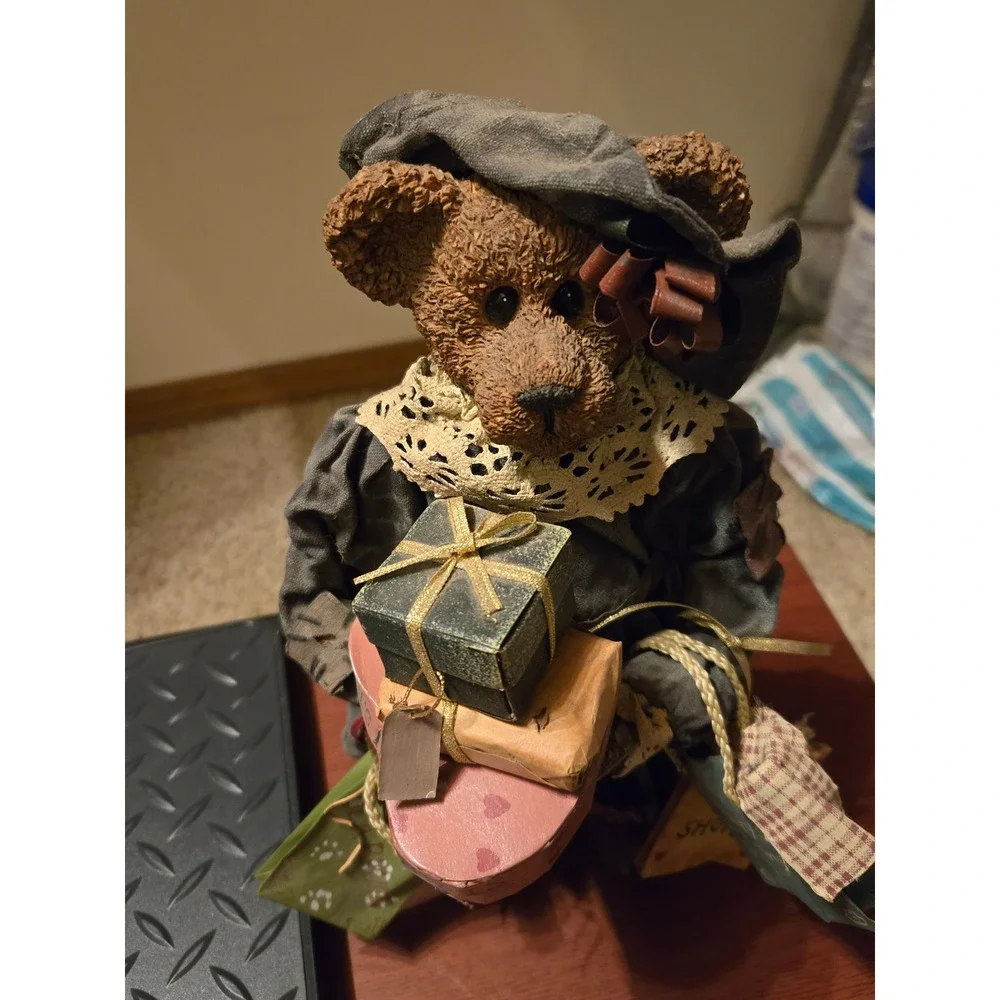 Boyds Bears Bearwear Resin Figurine Born to Shop Bearbury Department Store Large